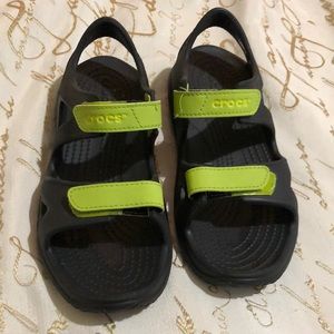 Crocs boy sandals